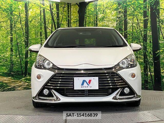 Toyota AQUA 2014-04 8523530-13