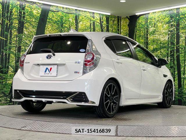 Toyota AQUA 2014-04 8523530-16