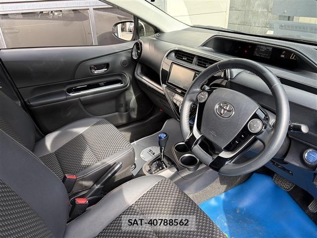 Toyota AQUA 2017-10 8523499-10