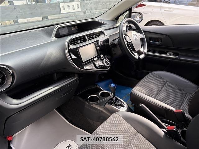 Toyota AQUA 2017-10 8523499-12