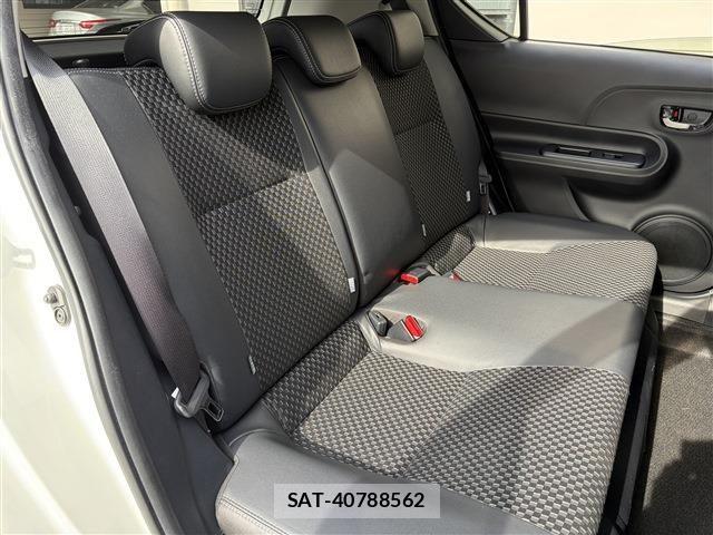 Toyota AQUA 2017-10 8523499-14