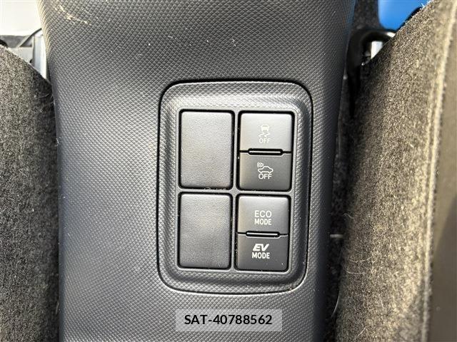 Toyota AQUA 2017-10 8523499-25