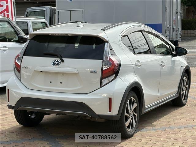 Toyota AQUA 2017-10 8523499-3