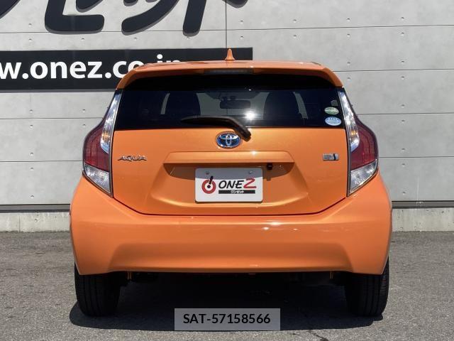 Toyota AQUA 2015-10 8523516-17