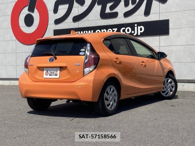 Toyota AQUA 2015-10 8523516-2