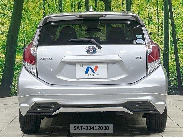 Toyota AQUA 2016-01 8523523-14