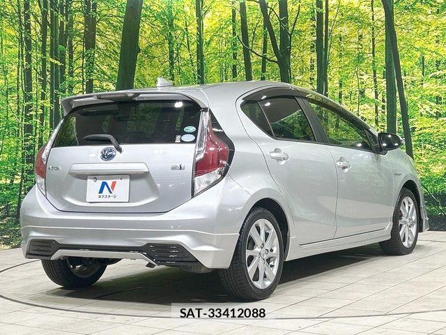 Toyota AQUA 2016-01 8523523-16