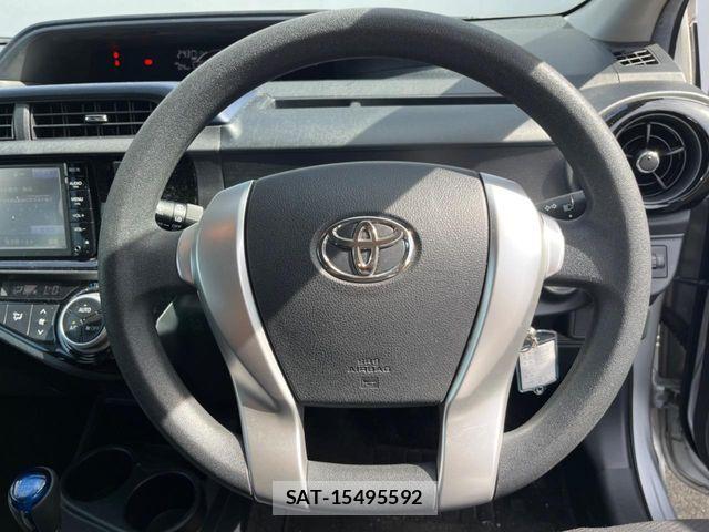 Toyota AQUA 2016-03 8523529-9