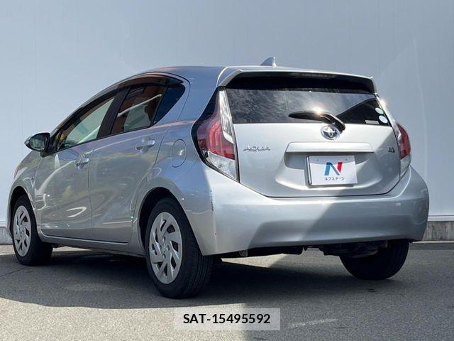 Toyota AQUA 2016-03 8523529-14