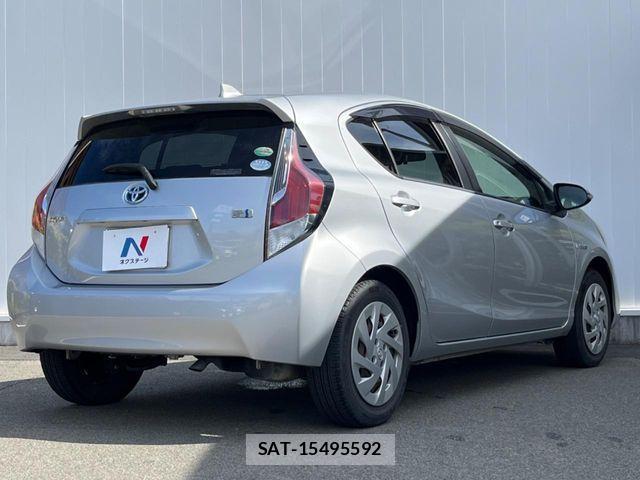 Toyota AQUA 2016-03 8523529-15
