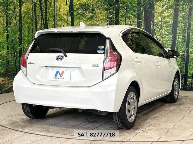 Toyota AQUA 2016-02 8523497-16