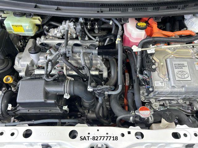 Toyota AQUA 2016-02 8523497-17