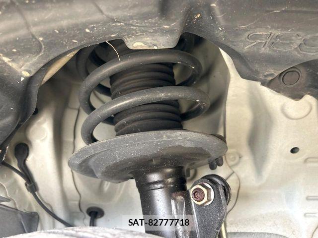 Toyota AQUA 2016-02 8523497-19