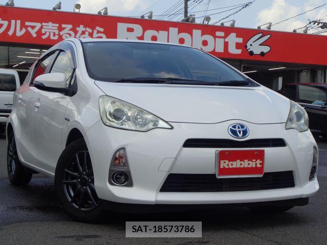 Toyota AQUA 2013-09 8523541-0