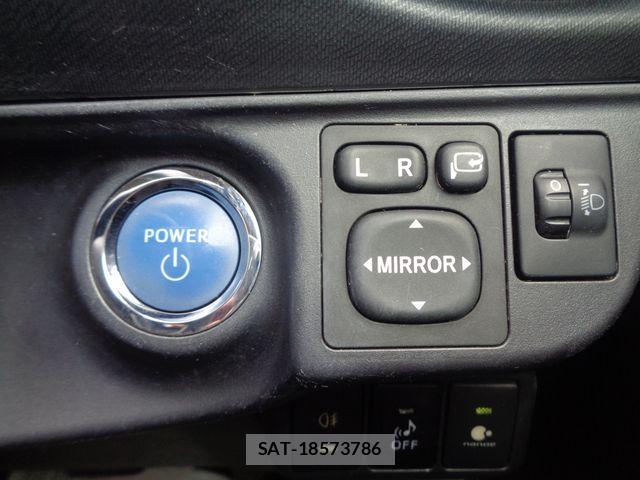 Toyota AQUA 2013-09 8523541-13