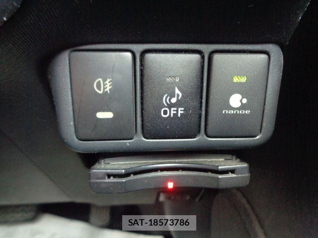 Toyota AQUA 2013-09 8523541-14