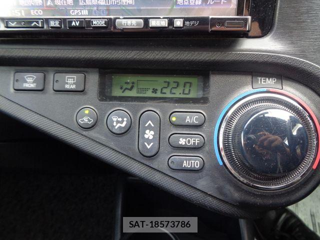 Toyota AQUA 2013-09 8523541-20
