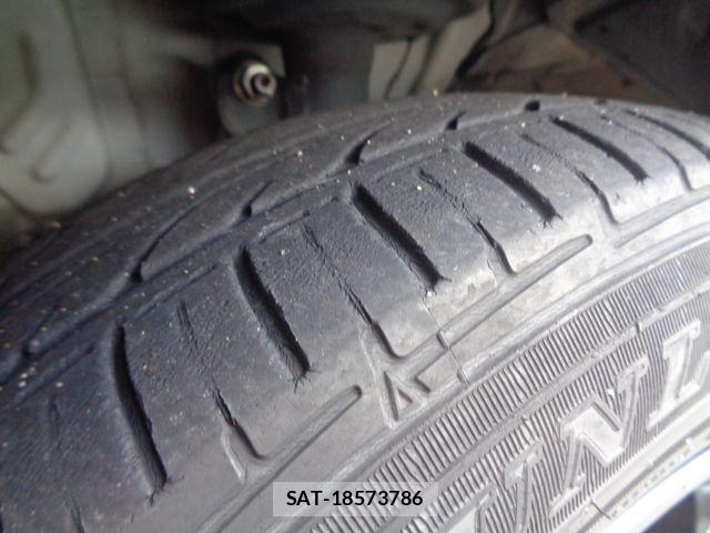 Toyota AQUA 2013-09 8523541-8