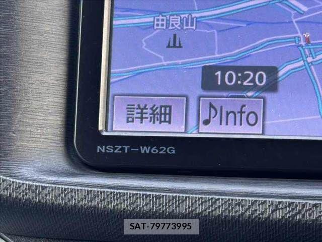Toyota AQUA 2013-06 8523540-21