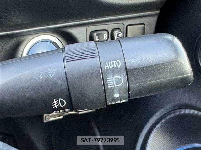Toyota AQUA 2013-06 8523540-24