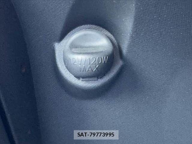 Toyota AQUA 2013-06 8523540-29