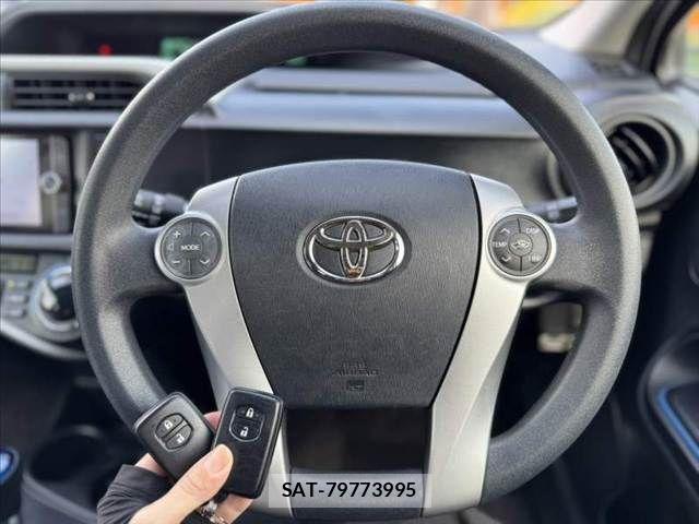 Toyota AQUA 2013-06 8523540-5
