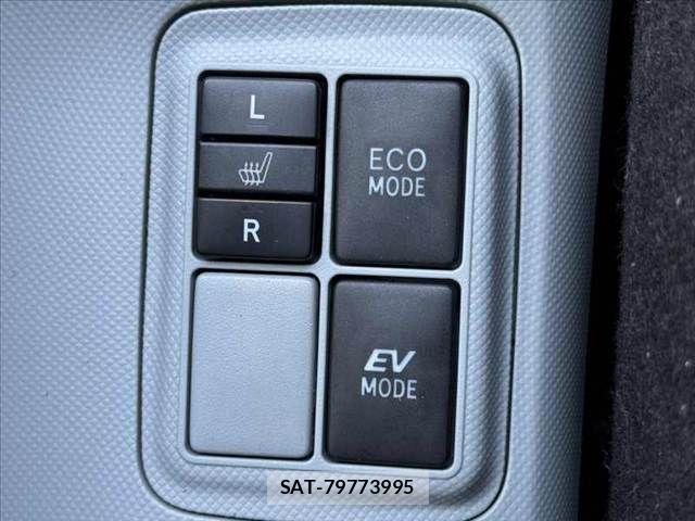 Toyota AQUA 2013-06 8523540-6