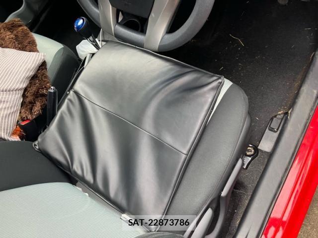 Toyota AQUA 2012-09 8523545-10