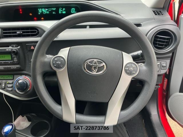Toyota AQUA 2012-09 8523545-12