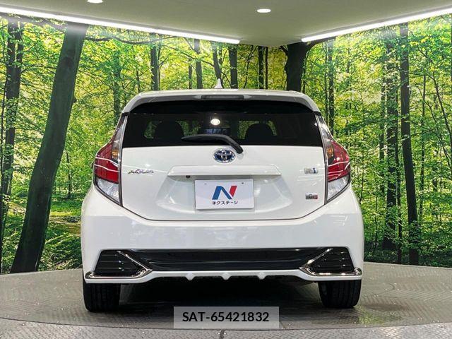 Toyota AQUA 2016-10 8523532-14