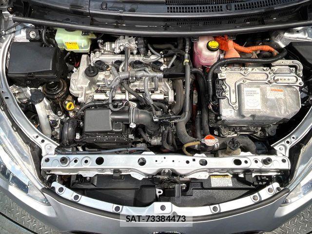 Toyota AQUA 2016-09 8523524-17
