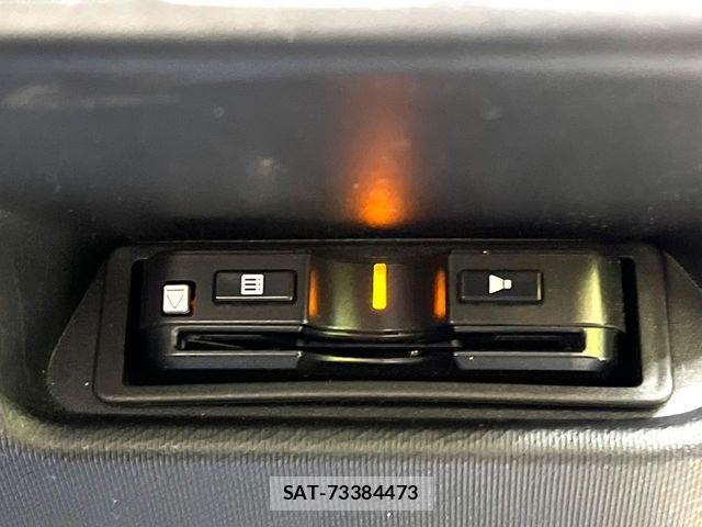 Toyota AQUA 2016-09 8523524-4