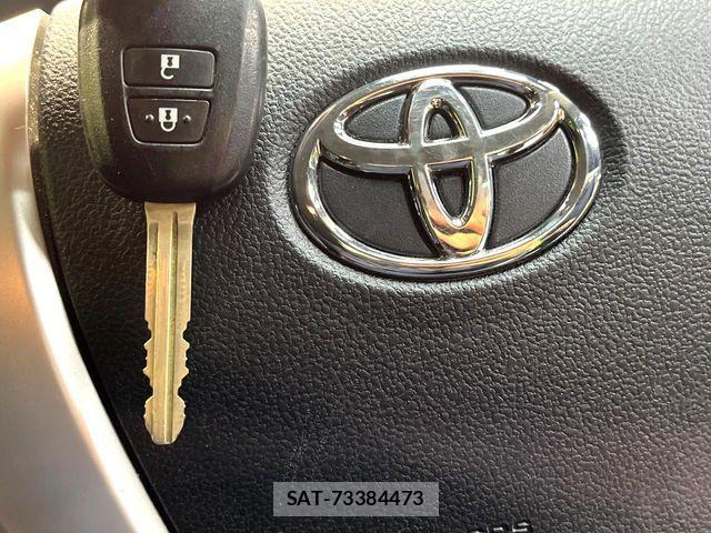 Toyota AQUA 2016-09 8523524-6