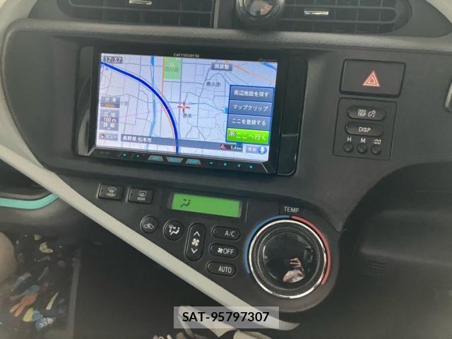 Toyota AQUA 2013-04 8523550-16