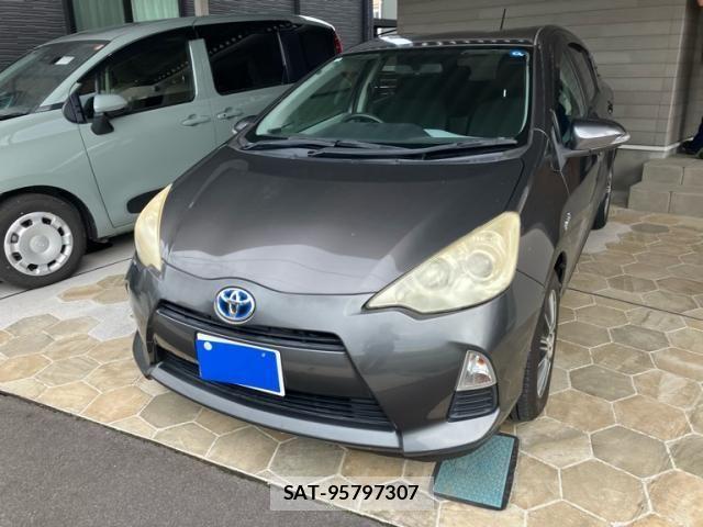 Toyota AQUA 2013-04 8523550-2