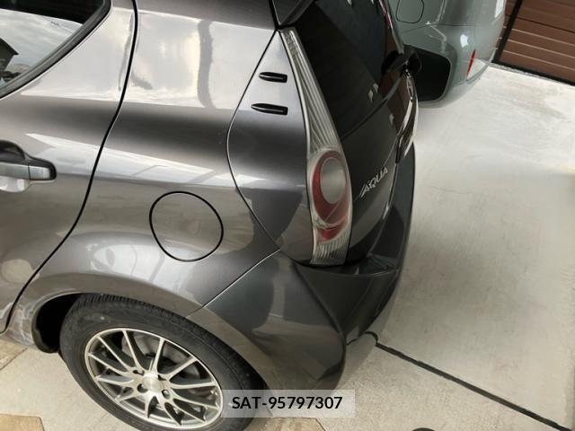 Toyota AQUA 2013-04 8523550-3