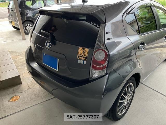 Toyota AQUA 2013-04 8523550-4
