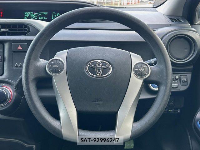Toyota AQUA 2013-09 8523535-10