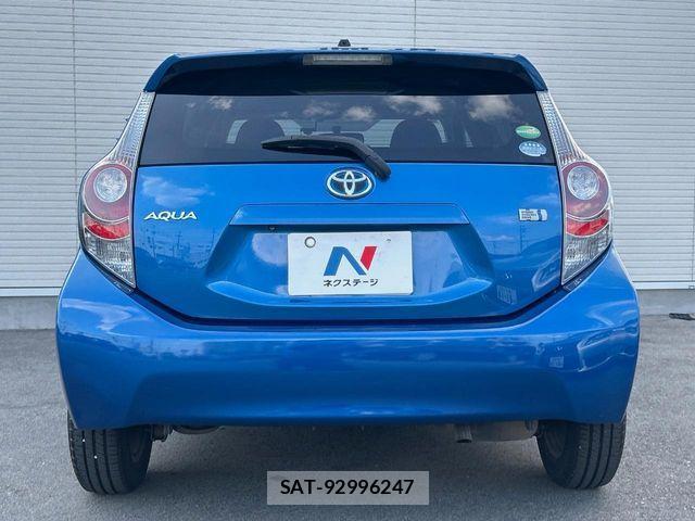 Toyota AQUA 2013-09 8523535-14