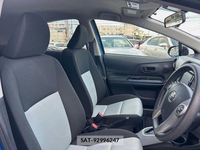 Toyota AQUA 2013-09 8523535-7