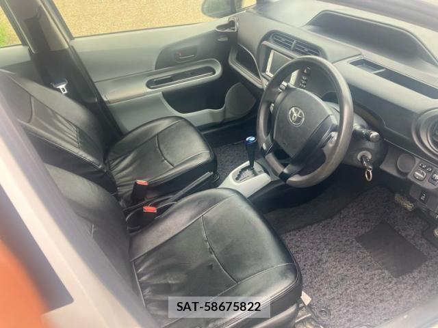 Toyota AQUA 2013-03 8523553-12