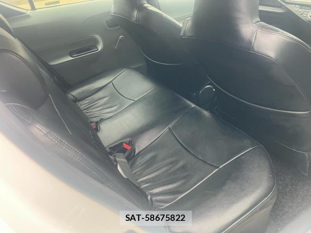 Toyota AQUA 2013-03 8523553-13