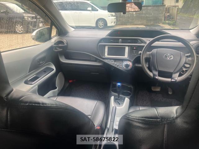 Toyota AQUA 2013-03 8523553-15