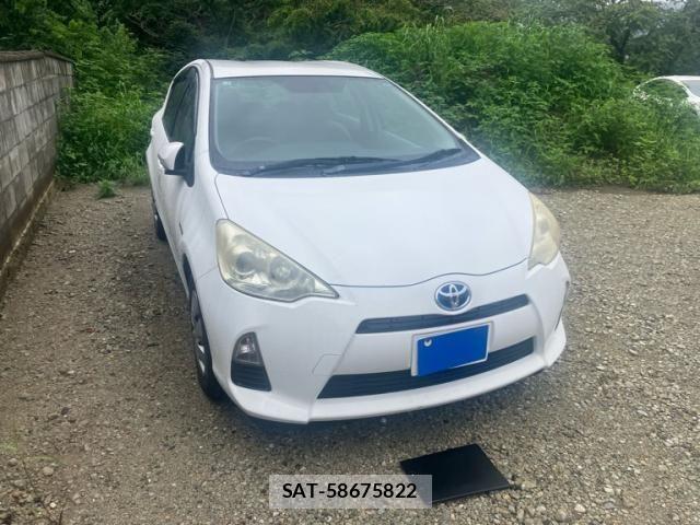 Toyota AQUA 2013-03 8523553-1
