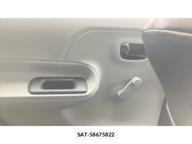 Toyota AQUA 2013-03 8523553-27