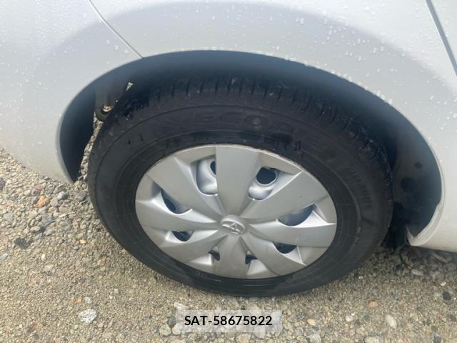 Toyota AQUA 2013-03 8523553-6
