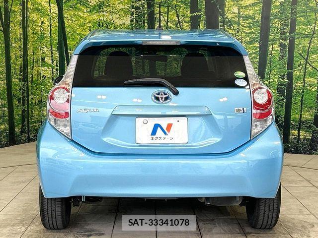 Toyota AQUA 2012-07 8523536-14