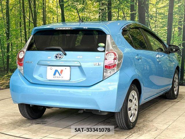 Toyota AQUA 2012-07 8523536-16