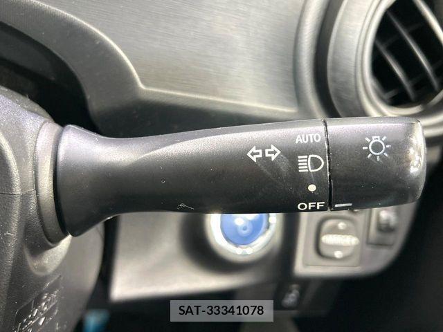 Toyota AQUA 2012-07 8523536-4