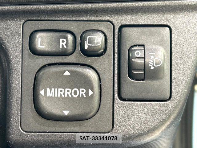 Toyota AQUA 2012-07 8523536-6